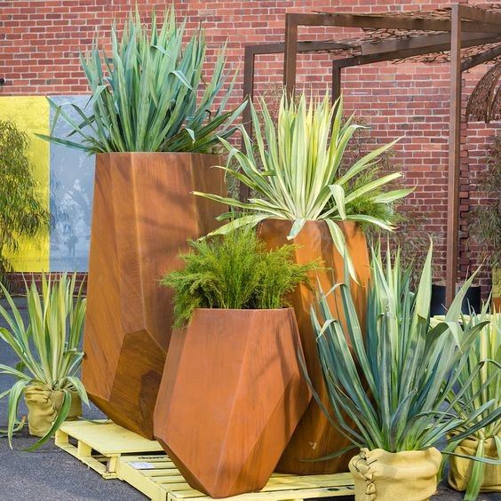 Customized Contemporary Metal Planters