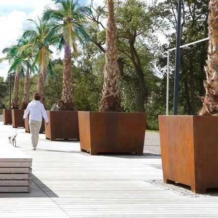 Customized Contemporary Metal Planters